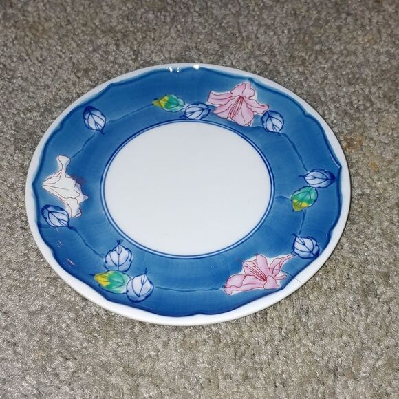 Vintage Cup and Saucer blue with floral print - Picture 3 of 8